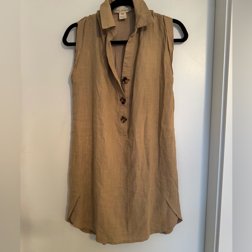 Lost in Lunar | Sleeveless Button-Up Top | Tan | US M | Linen blend